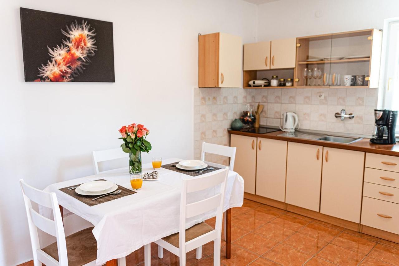 Korallion Apartment Шибеник Экстерьер фото
